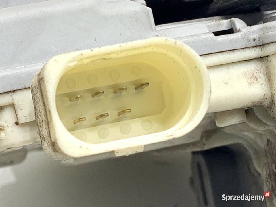 ZAMEK DRZWI PRAWY TYŁ VW PASSAT B7 Kombi osobowe Zamki, wkładki i kluczyki