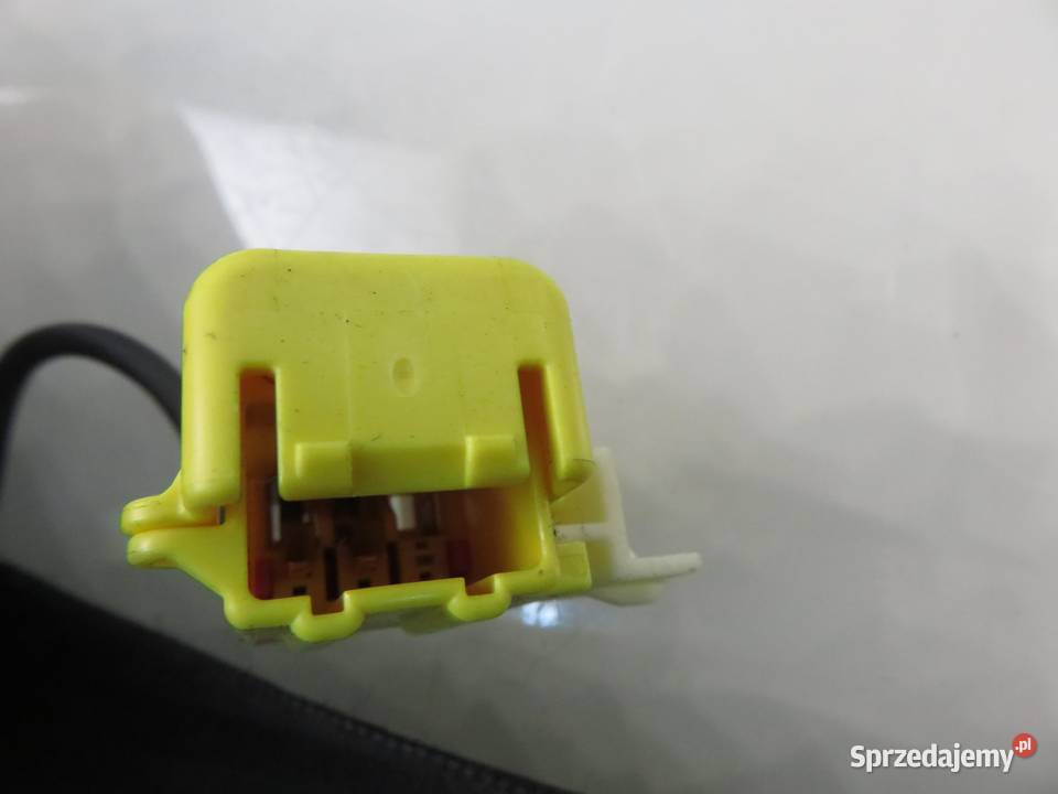 PAS LEWY PRZEDNI VW POLO IV 9N 6Q3857705E osobowe