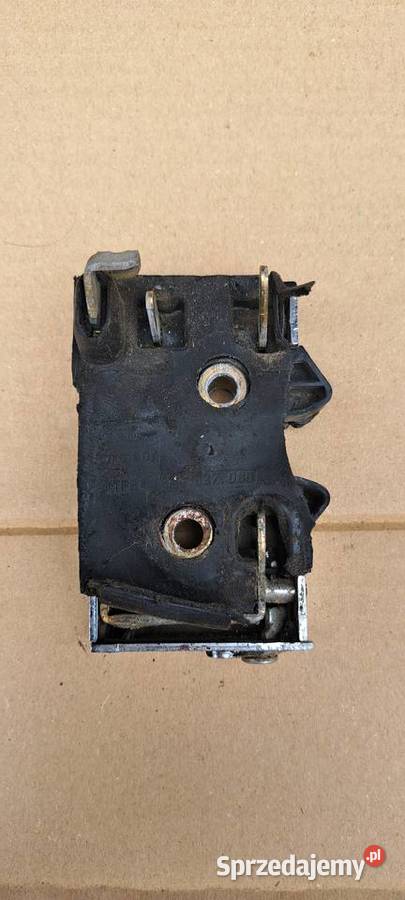Zamek drzwi prawy tył Audi 80 B4 8A0839016A pomorskie Luzino