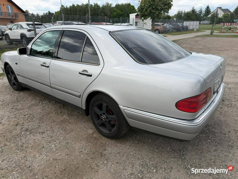 Mercedes E 200 gaz LPG zarejestrowany W210 aluminiowe felgi Zbąszyń