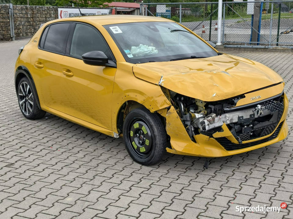Peugeot 208 gtline 15 bluehdi 100 virtual full Kęty