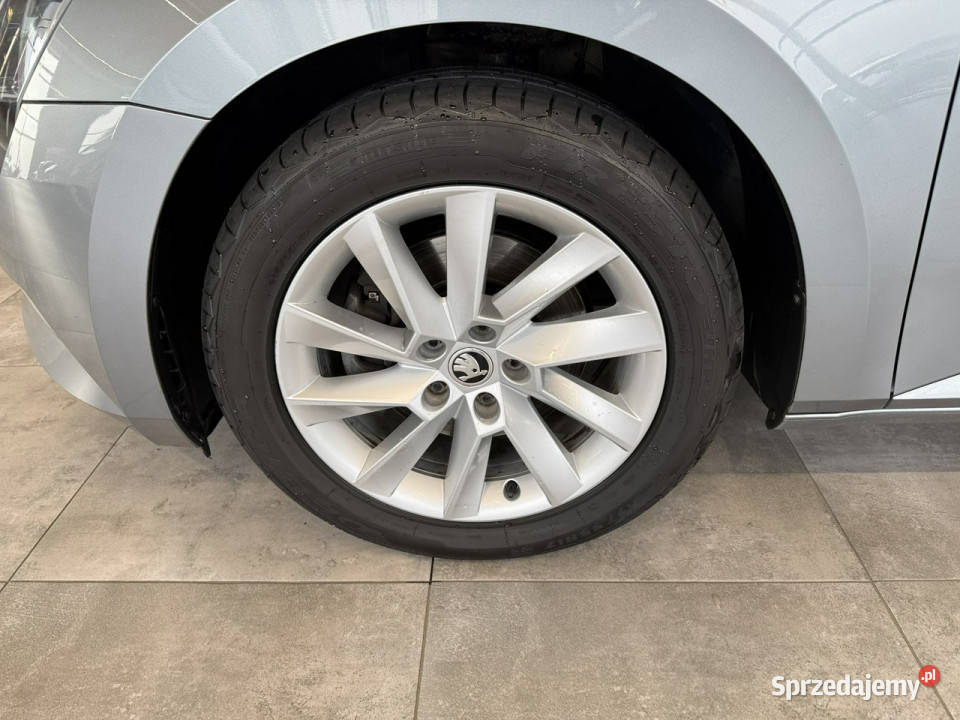 koda Superb Style 20TDI 190 DSG 4x4 2018 r salon wielofunkcyjna kierownica