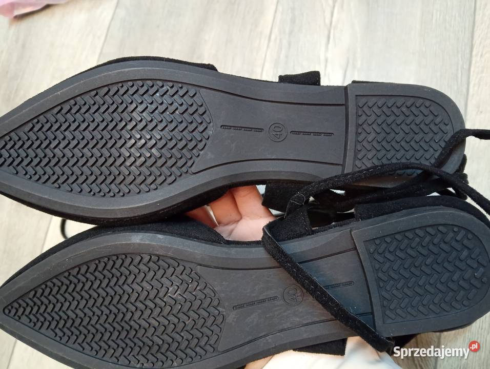 40 Czarne sznurowane baleriny wieczorowe Nowe inna