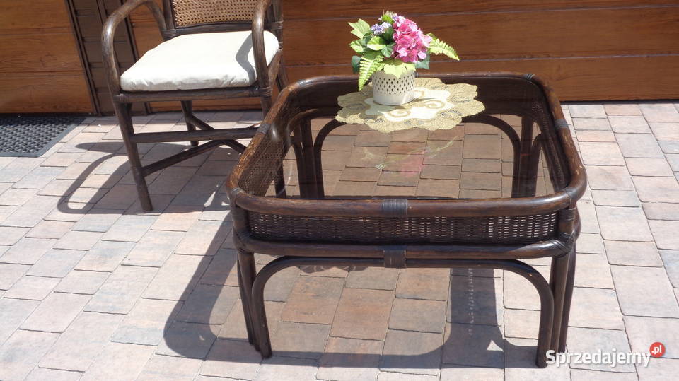 stolik kawowy rattanowy