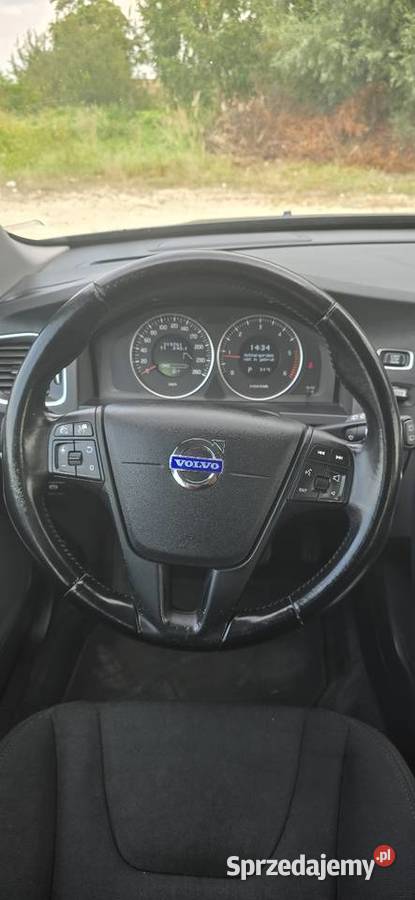 Volvo v60 zadbane bogata 2012 16 diesel automat
