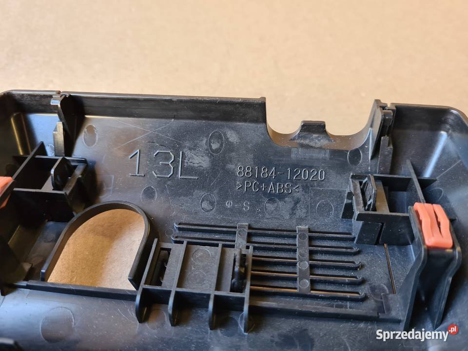 Toyota Auris II E18 osłona obudowa kamery szyby Legnica sprzedam