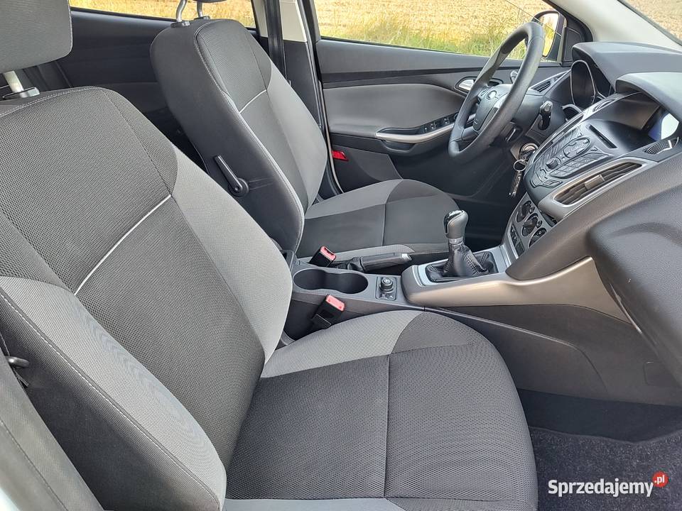 FORD FOCUS 16 BENZYNA