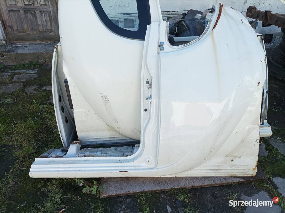 Mitsubishi L200 błotnik tylny lewy z progiem Lublin