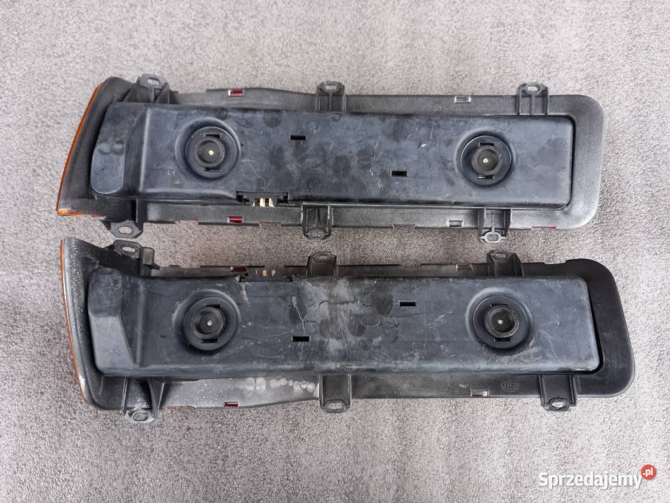 Mercedes W 123 Tylna lampa lewa prawa Bukownica sprzedam