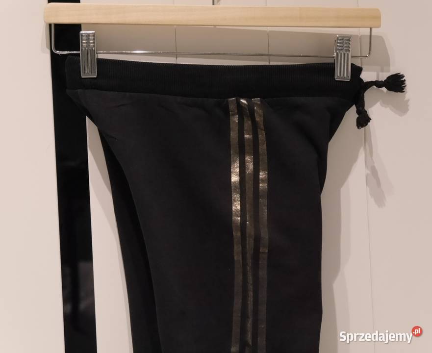Adidas spodnie dresowe złote paski 116 Adidas Wrocław