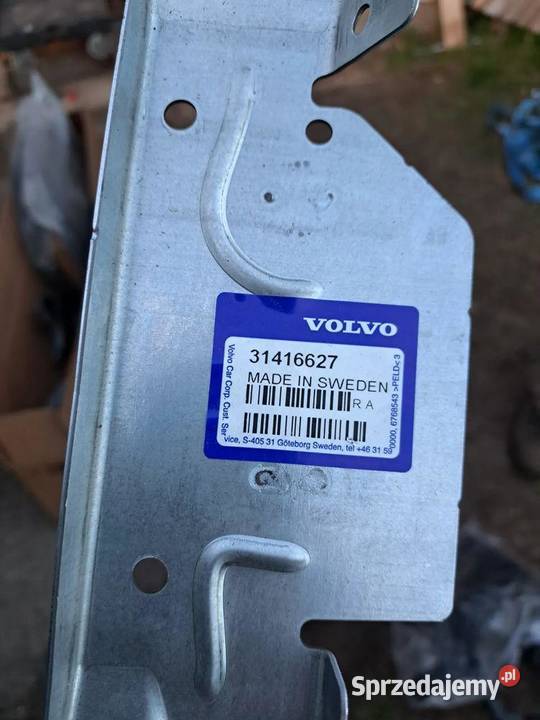 prawy uchwyt mocowanie błotnika przedniego Volvo osobowe sprzedam