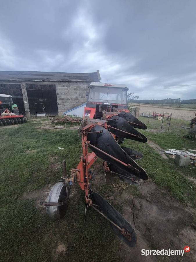Pług obrotowy 3 skibowy Kuhn