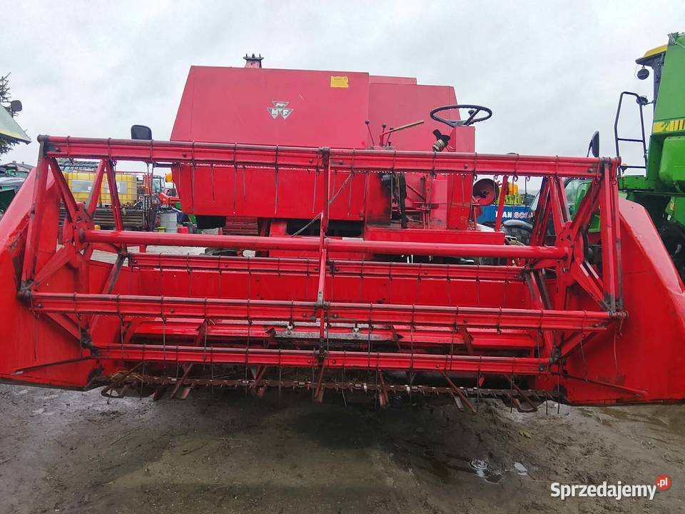 Kombajn zbożowy Massey Ferguson 187 z Skaryszew