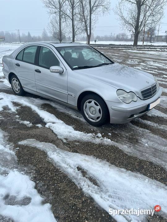 Sprzedam Mercedes W203 c180 nieuszkodzony Samochody osobowe Buczek