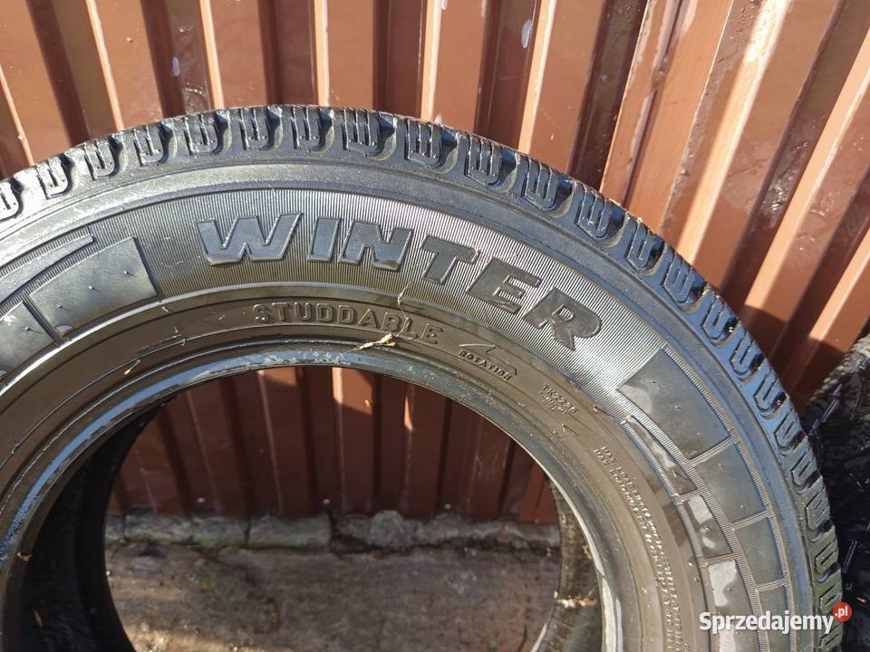 Opony 21570 R15C Wielgie sprzedam