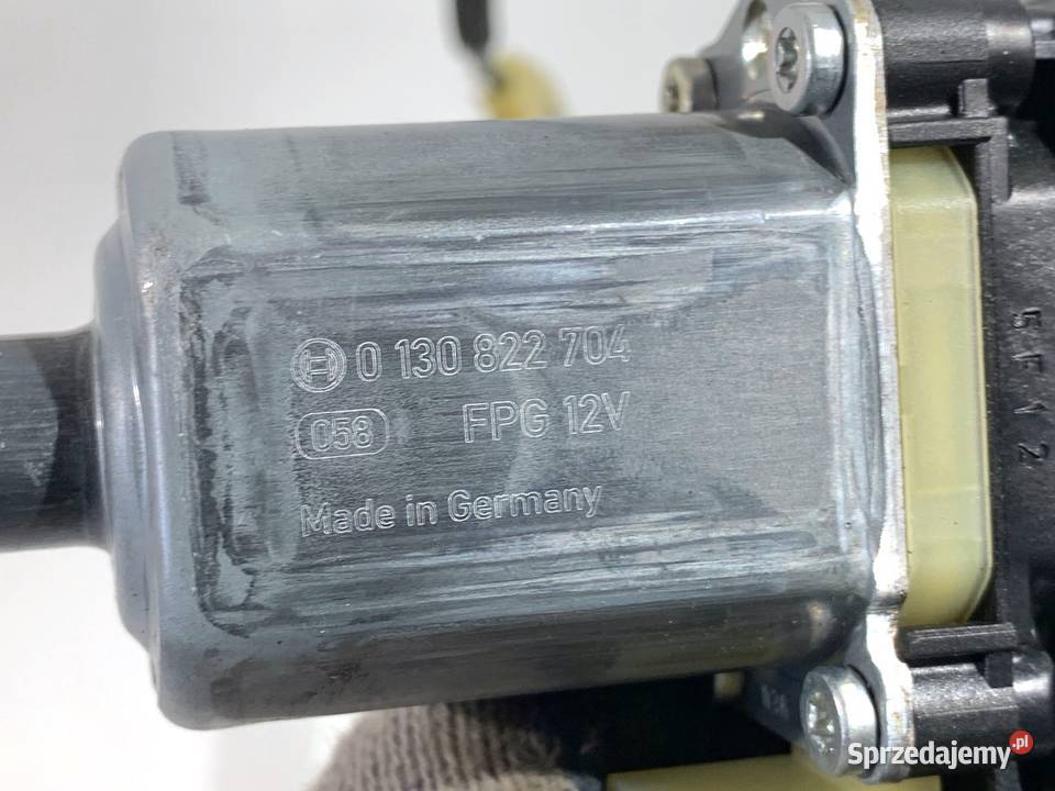 PODNOŚNIK SZYBY PRAWY PRZÓD AUDI A4 B9 Kombi