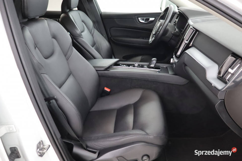 Volvo XC60 B4 światła przeciwmgielne