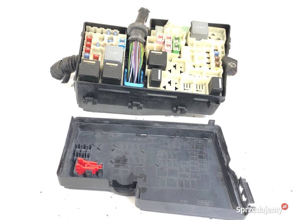 SKRZYNKA BEZPIECZNIKÓW FORD FOCUS III sprzedam