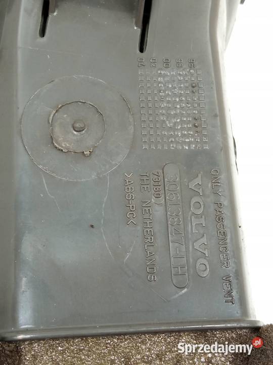 KRATKI NAWIEWU ŚRODKOWA DESKI 30613847 Volvo V40 Motoryzacja