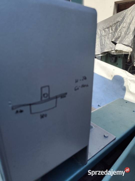 Szlifierka narzędziowa uniwersalna do płaszczyzn Maków Podhalański