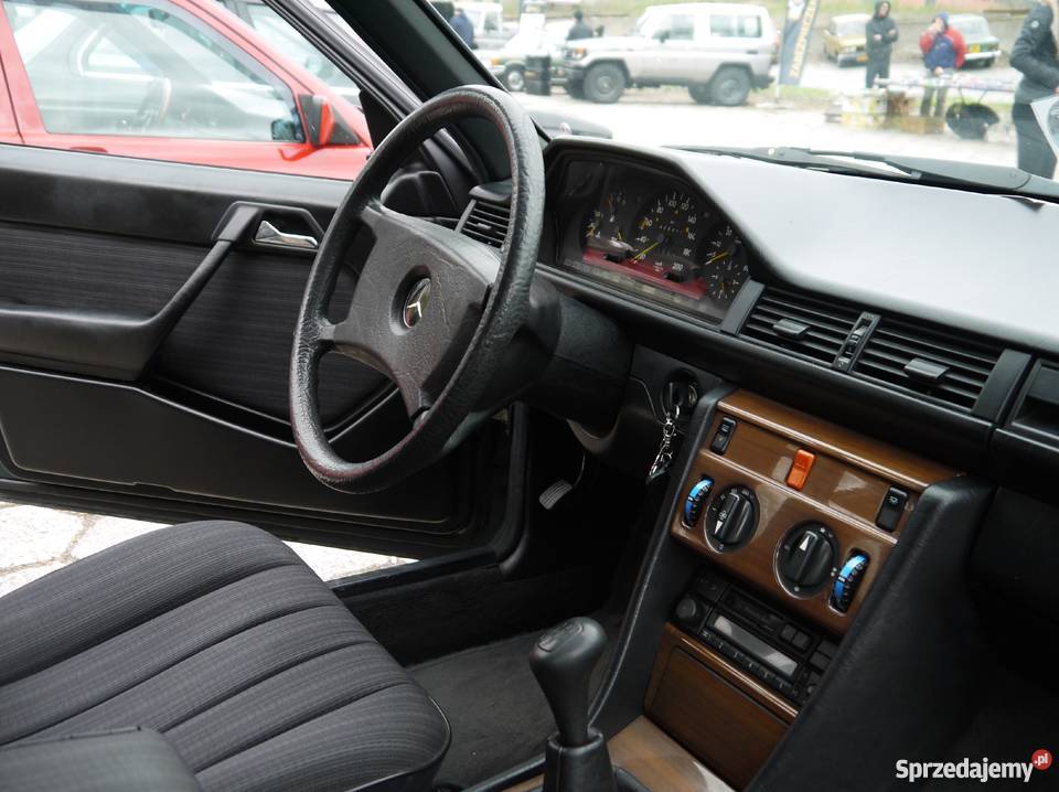 Piękny mercedes w124 wąska listwa szyberdach świętokrzyskie Stąporków