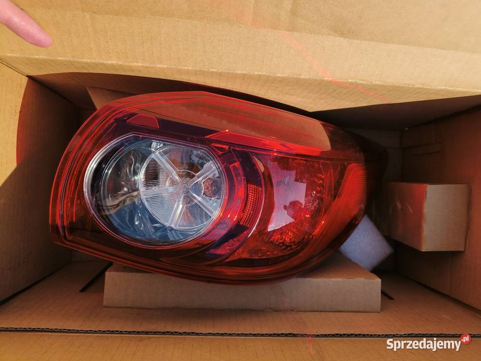 Lampa tylna prawa Mazda 3 2017 nowa Lampy tylne Lampy tylne Lubartów