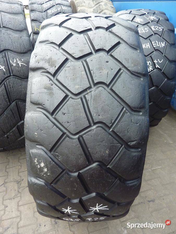 2x Opona używana przemysłowa 235R25 MICHELIN podlaskie Zaścianki sprzedam