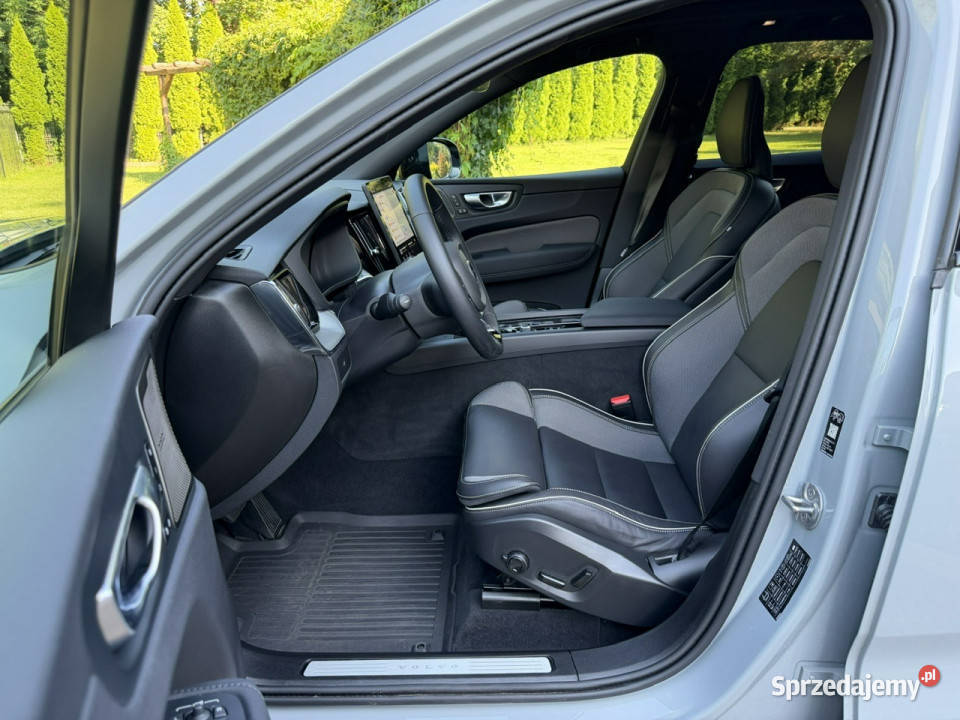 Volvo XC 60 LIFT B5 AWD Black Edition Panorama dolnośląskie Syców sprzedam