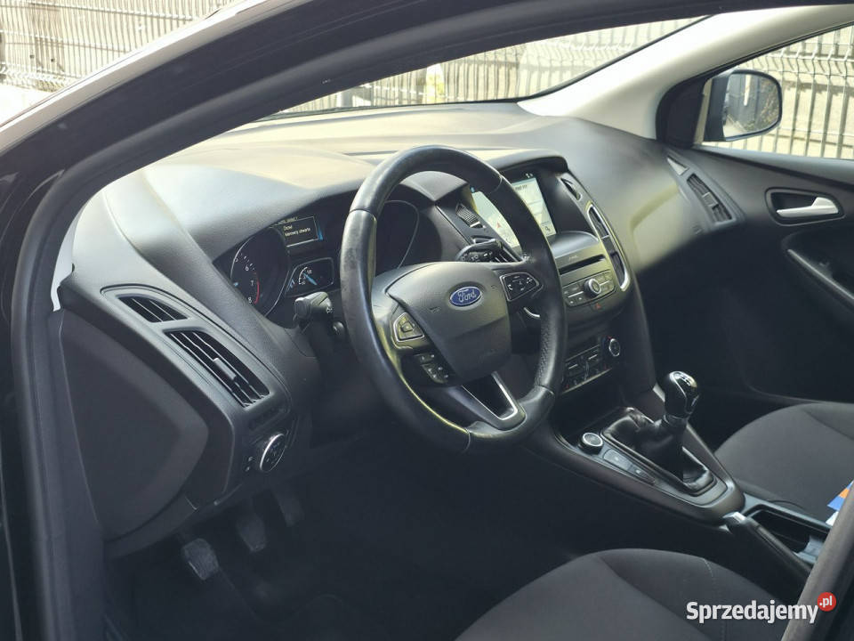 Ford Focus 10 Benzyna Serwisowany Gwarancja lakier metallic