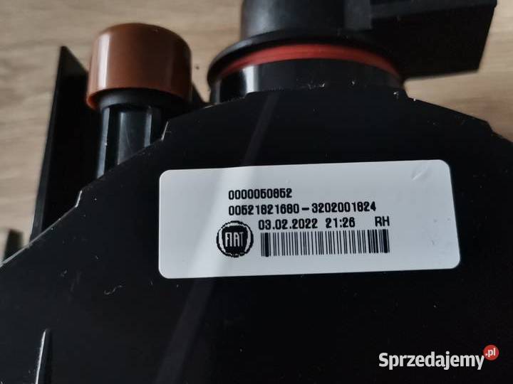 JEEP COMPAS II NOWY PRAWY HALOGEN TYŁ 52207001 osobowe Lampy przeciwmgielne Motoryzacja Międzychód