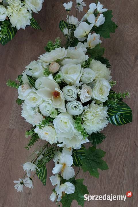 Wiązanka kompozycja stroik grób cmentarz Książenice