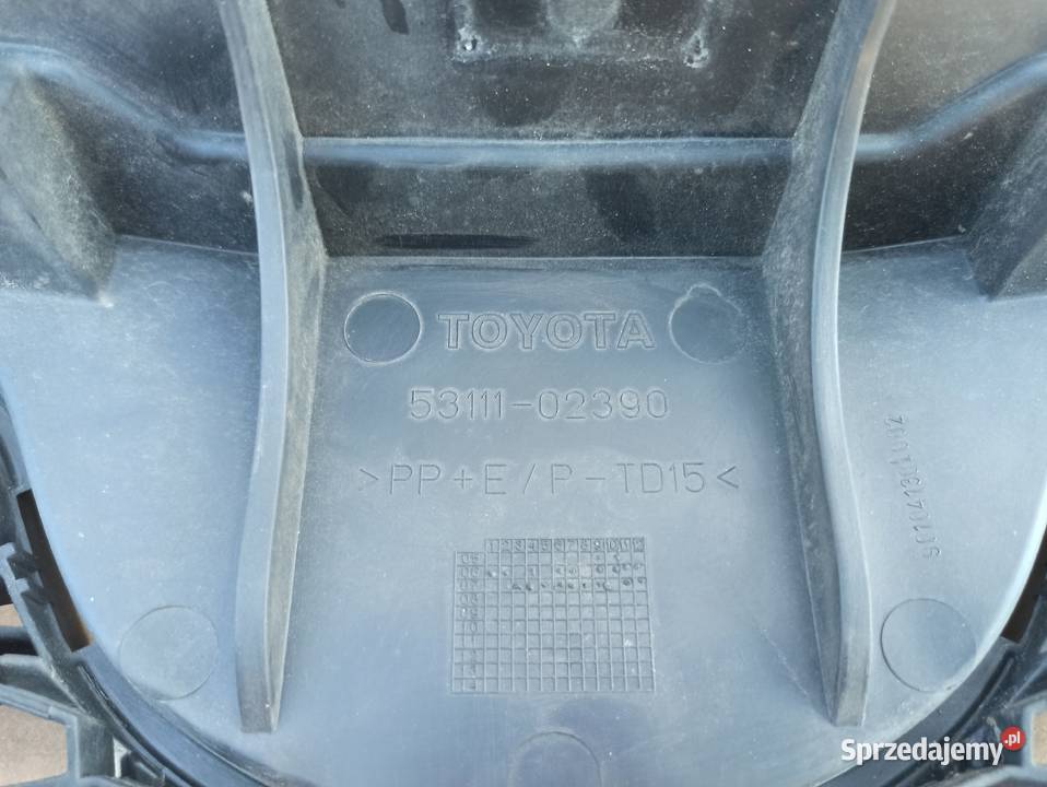 TOYOTA AURIS KRATKA GRILL ATRAPA ZDERZAKA PRZÓD osobowe Trzciel