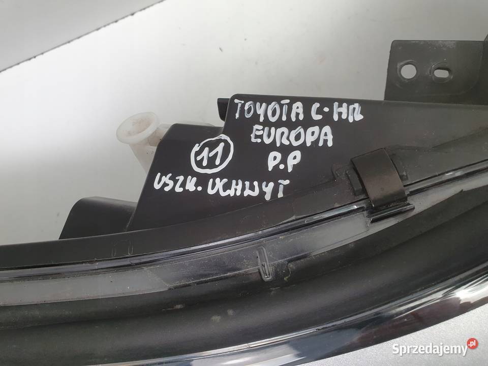 Toyota CHR CHR PRZEDNIA LAMPA PRAWA prawy przód Janów sprzedam