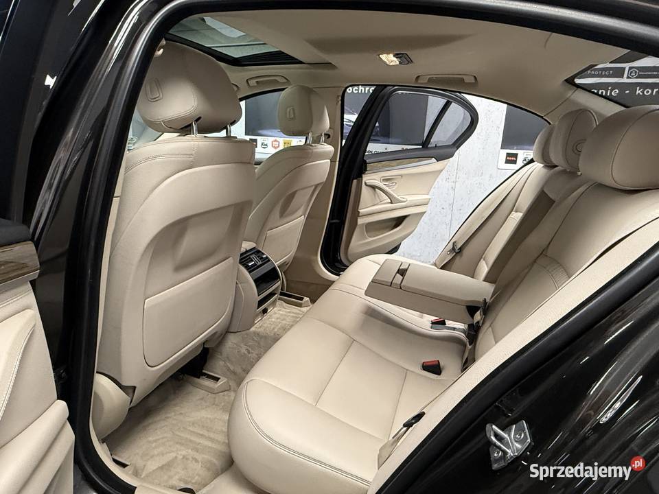 Salon Polska sedan xDrive jasne wnętrze kupiony w polskim salonie Poznań