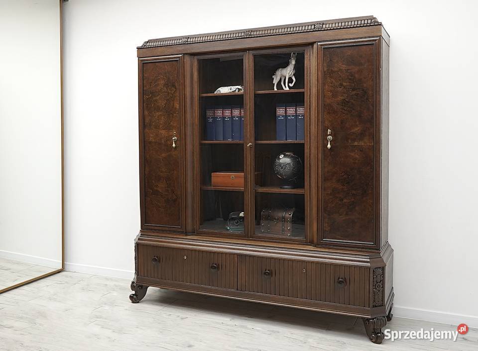 Biblioteka z lat 20tych w stylu secesyjnym wielkopolskie Jerka