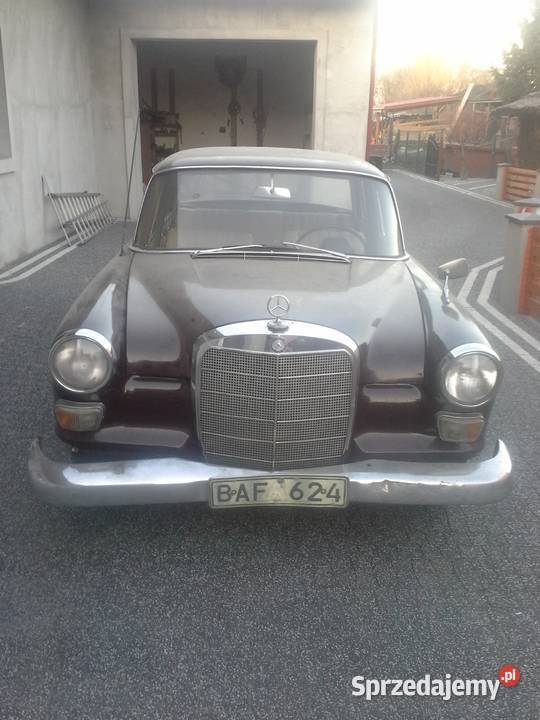 Mecedes W110 190C Skrzydlak 1961 nieuszkodzony Lipsko