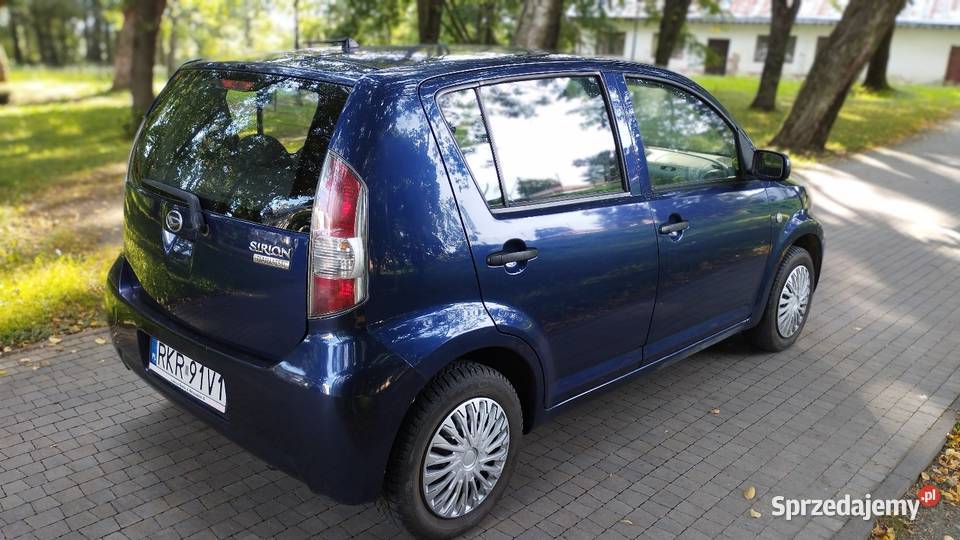 Daihatsu Sirion 10 konstrukcyjne Toyota Yaris elektryczne lusterka podkarpackie