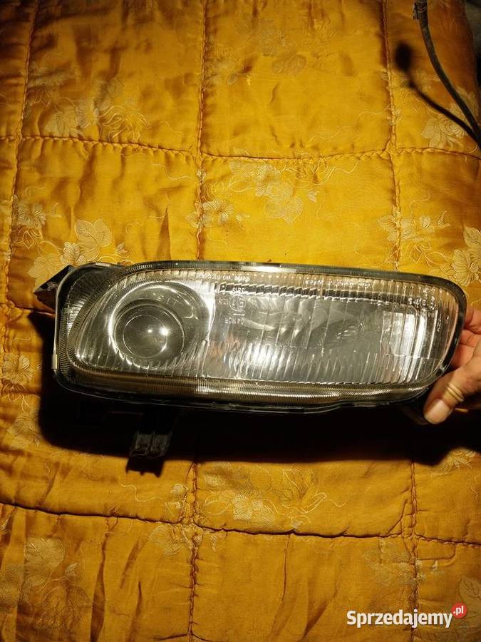 Lampa przednia prawa i lewa Mazda 323 Ba osobowe