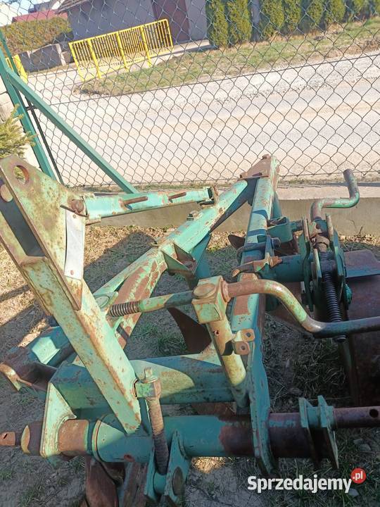 Pług 3skibowy średni nieuszkodzony Jasło sprzedam