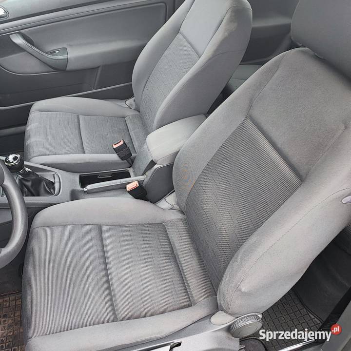 VW Golf 5 14 Benz czarny 3 drzwi