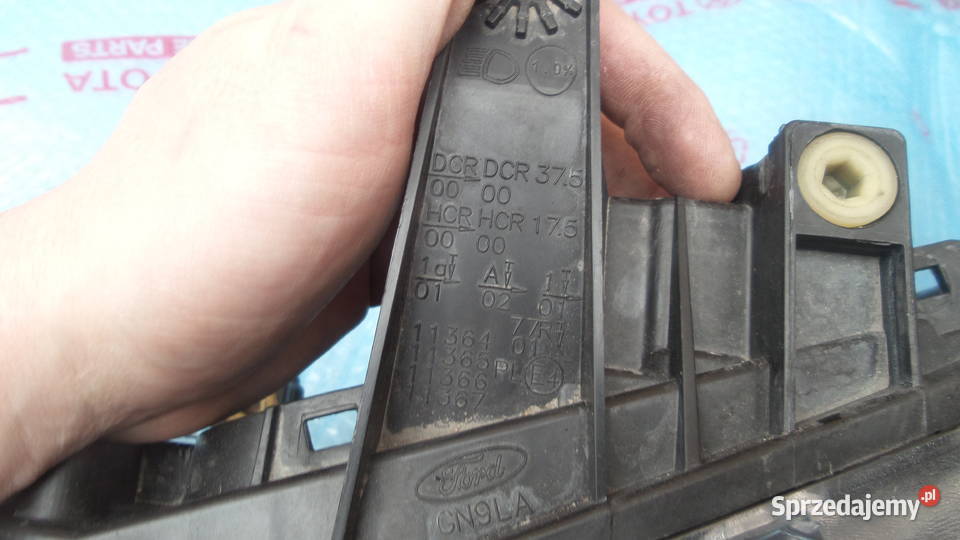 Ford Mondeo MK4 0714 lampa bixenon prawa Prawe