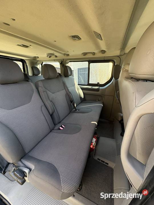 Opel Vivaro Tour Zadbany 9cio osobowy 280300km Vivaro Tomaszów Lubelski sprzedam