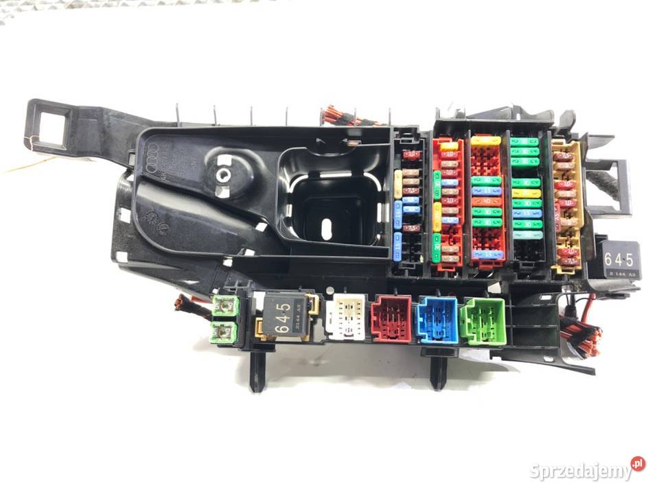 SKRZYNKA BEZPIECZNIKÓW AUDI A7 C8 SportowyCoupe