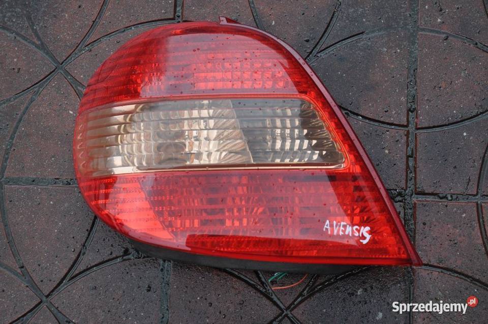 toyota avensis lampa lewa WYSYŁKA Żory sprzedam
