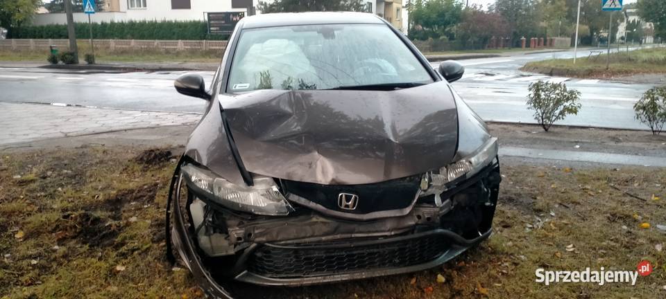 Honda Civic Ufo VIII 2011r 18LPG 140000 salon Rogoźno