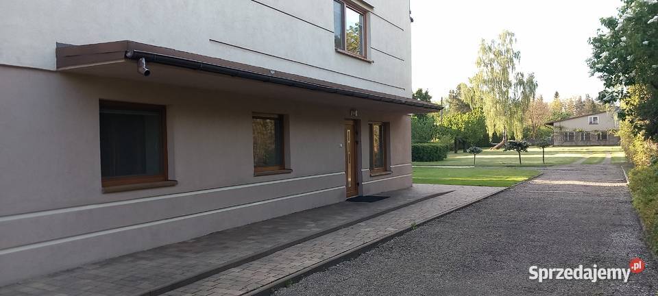 Dom jednorodzinnyduża działkabudynki na Nieruchomości śląskie Kłomnice