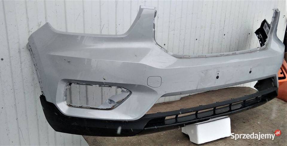 VOLVO XC40 17 ZDERZAK PRZÓD