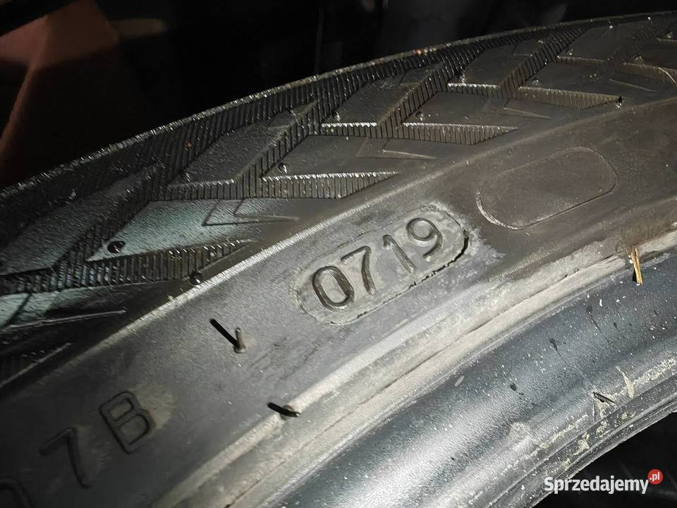 Opony 25540 R19 całoroczne Nokian łódzkie Łódź