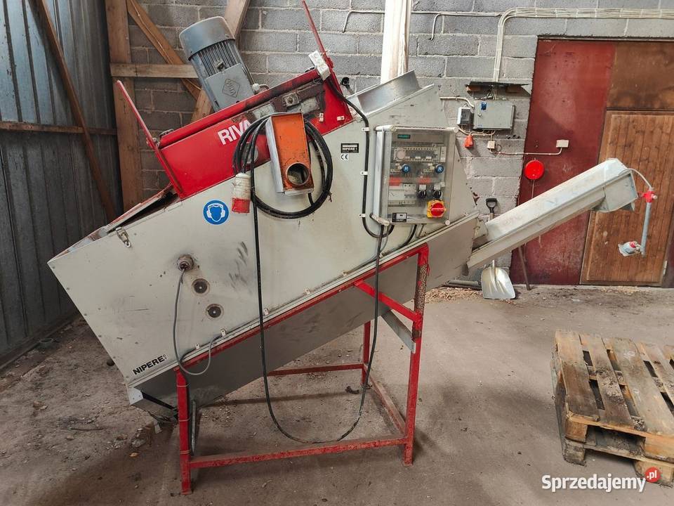 Mieszalnik pasz młyn ssąco tłoczący Rivakka Szołtany