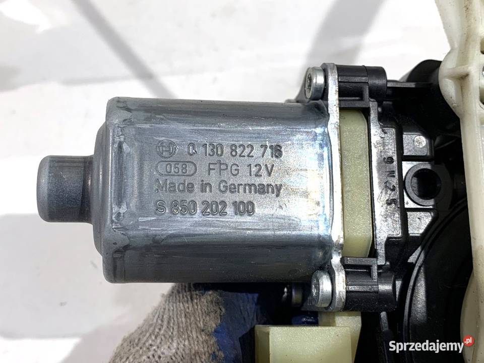 PODNOŚNIK SZYBY LEWY PRZÓD AUDI A3 8V 8V4837461